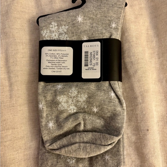 NWT - Talbots Snowflake Pattern Gray Socks - Picture 2 of 3